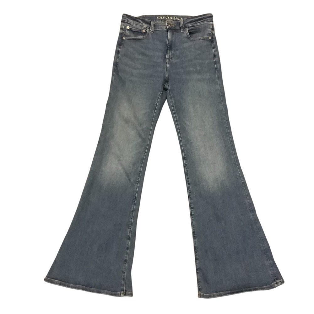 AMERICAN EAGLE SUPER HIGH-RISE FLARE BLUE JEANS WITH STRETCH/ Size 6 REGULAR